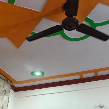Mangalam Gold Guest House Варанасі Екстер'єр фото