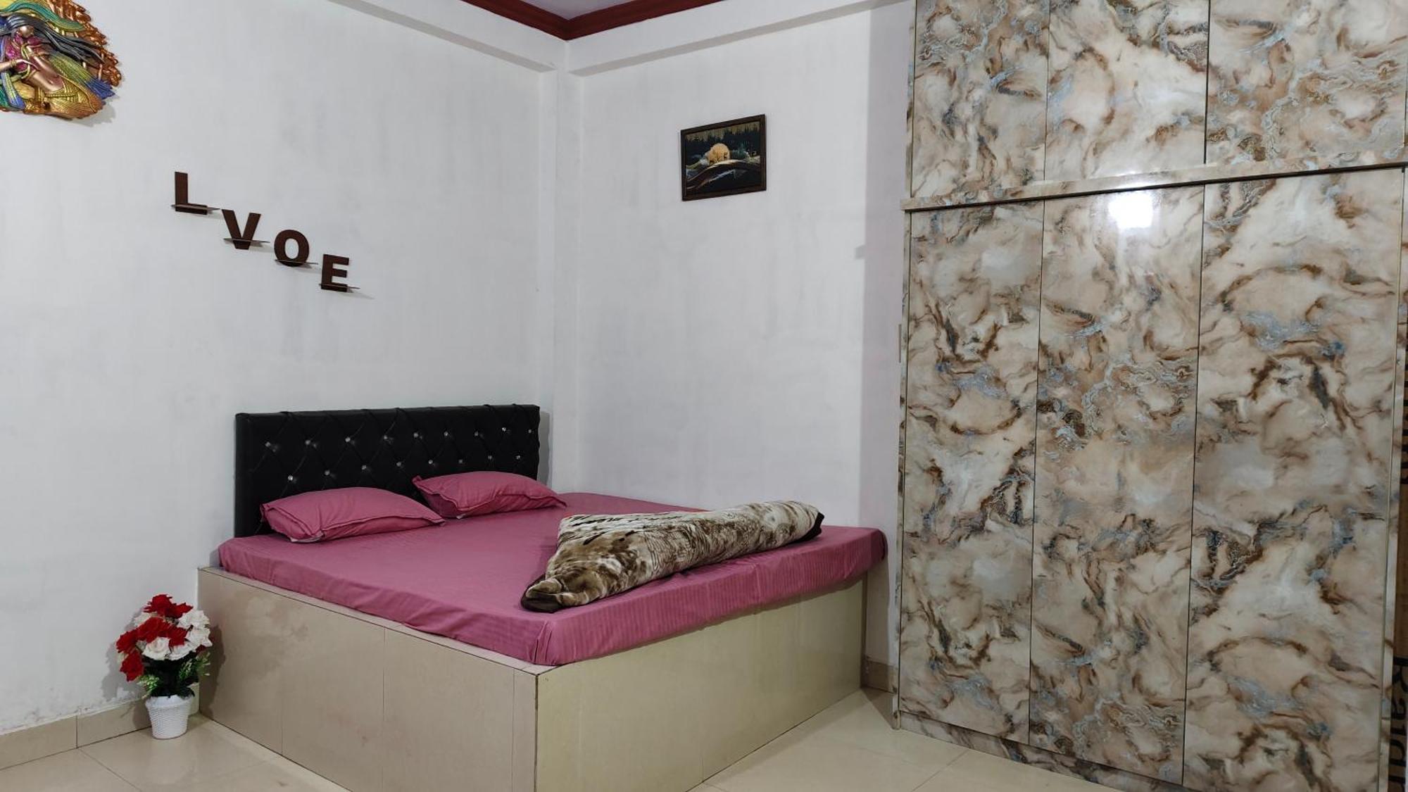 Mangalam Gold Guest House Варанасі Екстер'єр фото