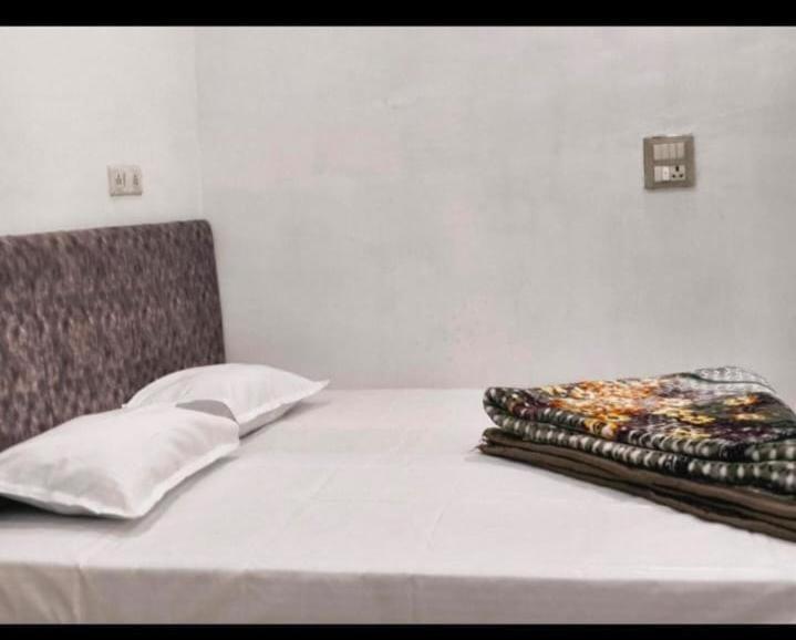 Mangalam Gold Guest House Варанасі Екстер'єр фото